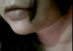 Una joven de pelo españolas penetradas castaño que le sirve la boca a su novio y se sienta sobre ella